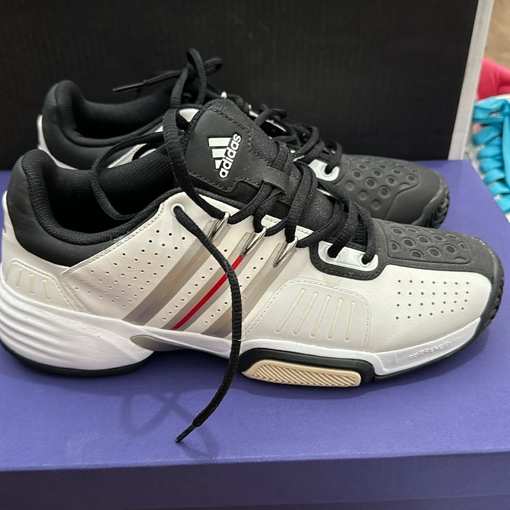 Adidas Men’s Size 9.5 Never Worn